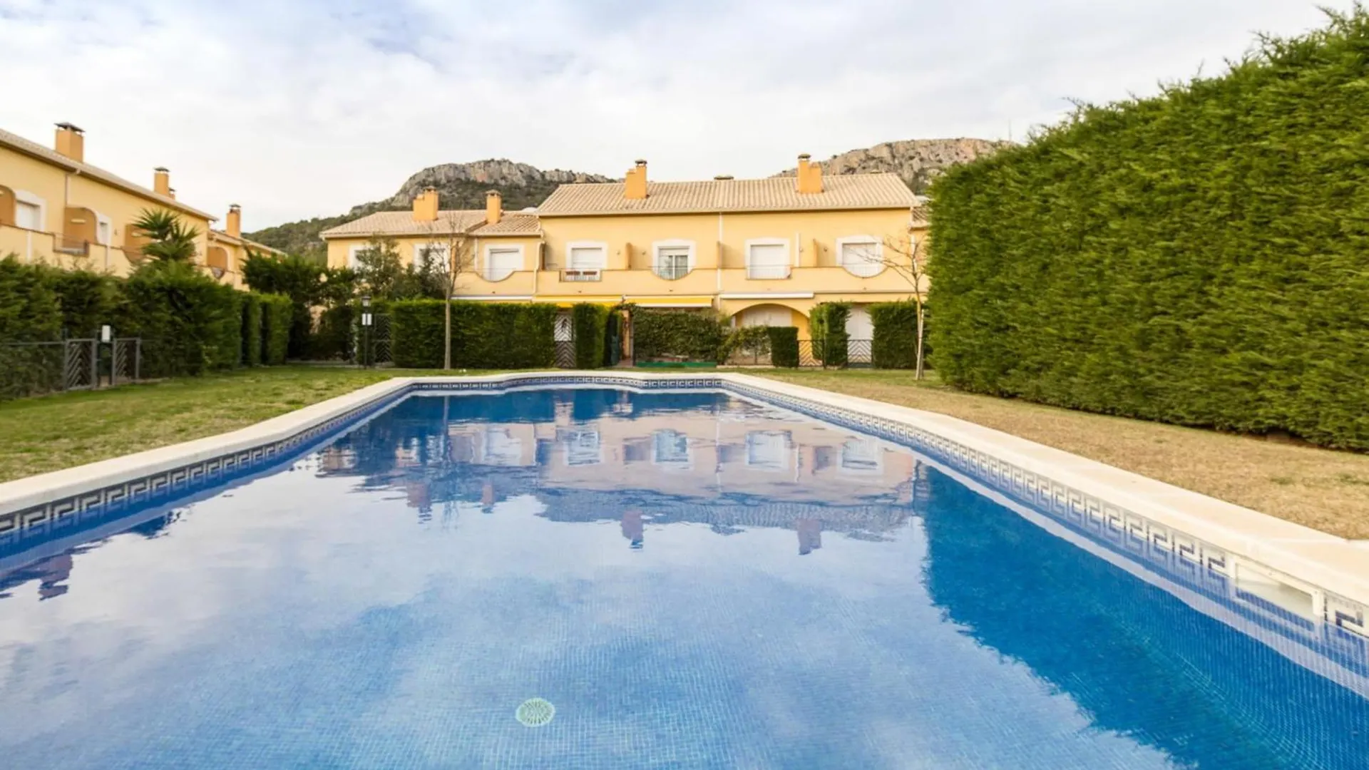 شقة Illa Sistach Rentals: Casa Con Piscina Comunitaria أولاستارتيت